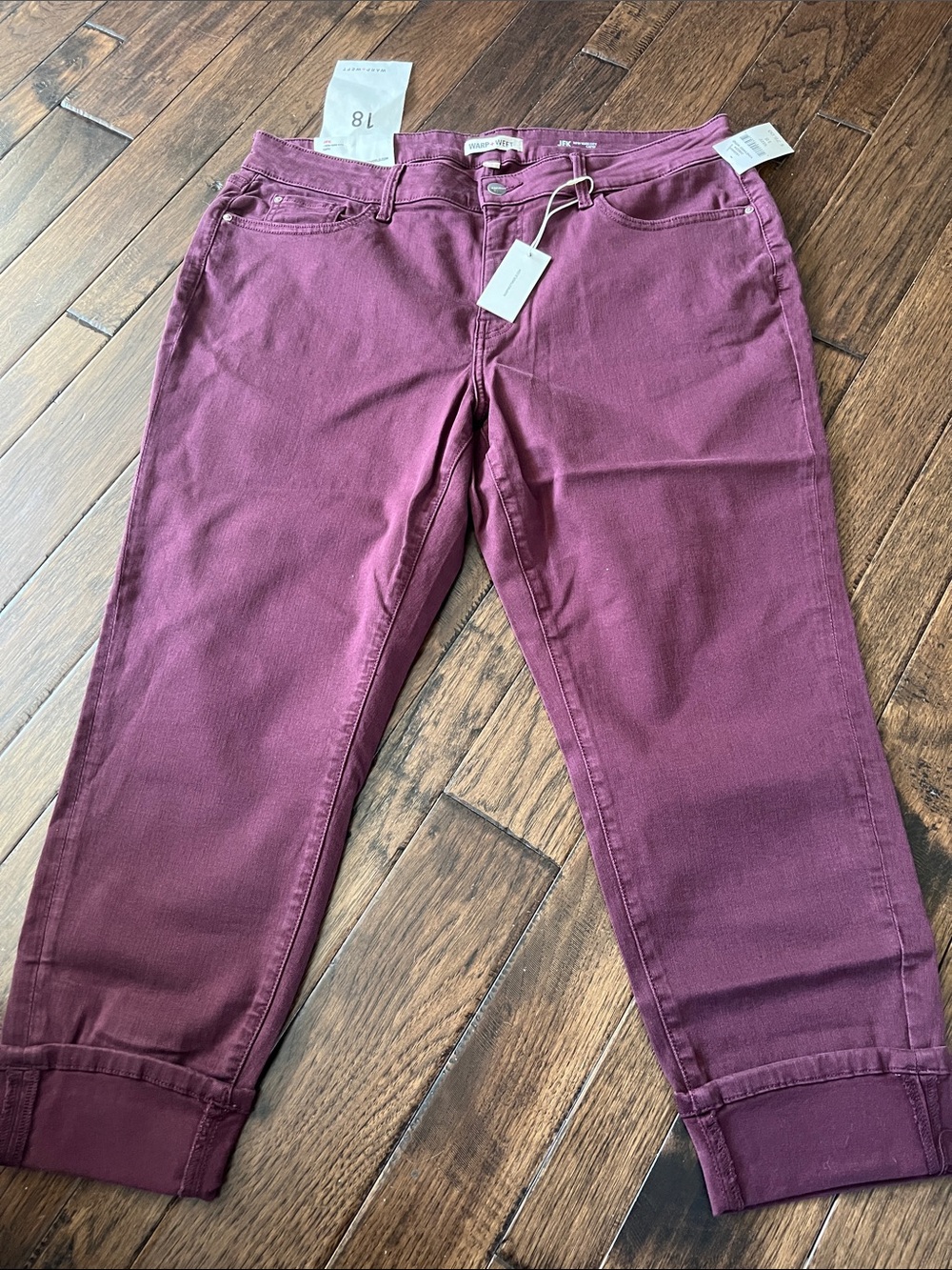Warp + Weft Capris. NWT JFK New York City capris H359